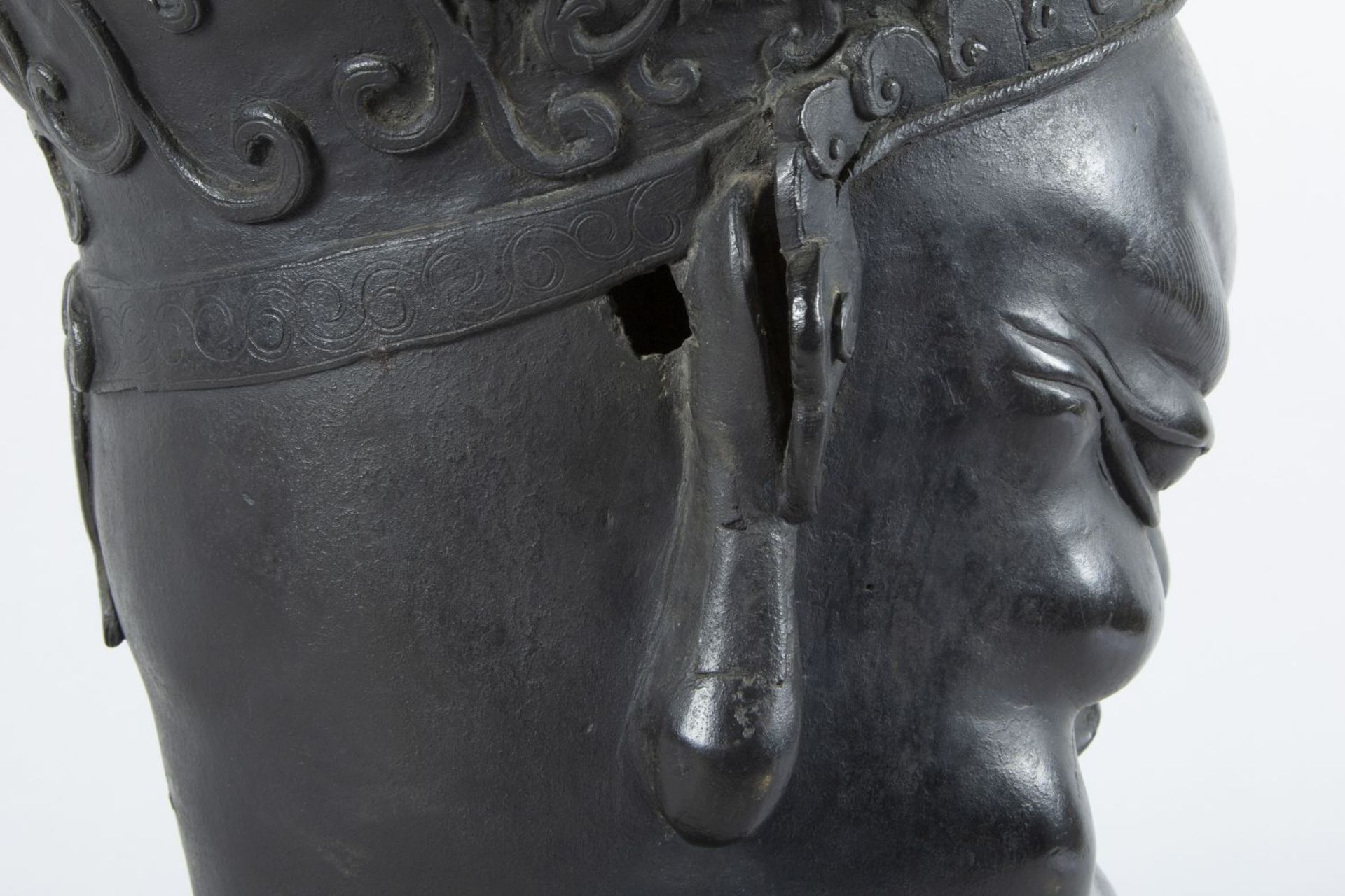 Kopf einer Wächterfigur Bronze, - Bild 8 aus 14