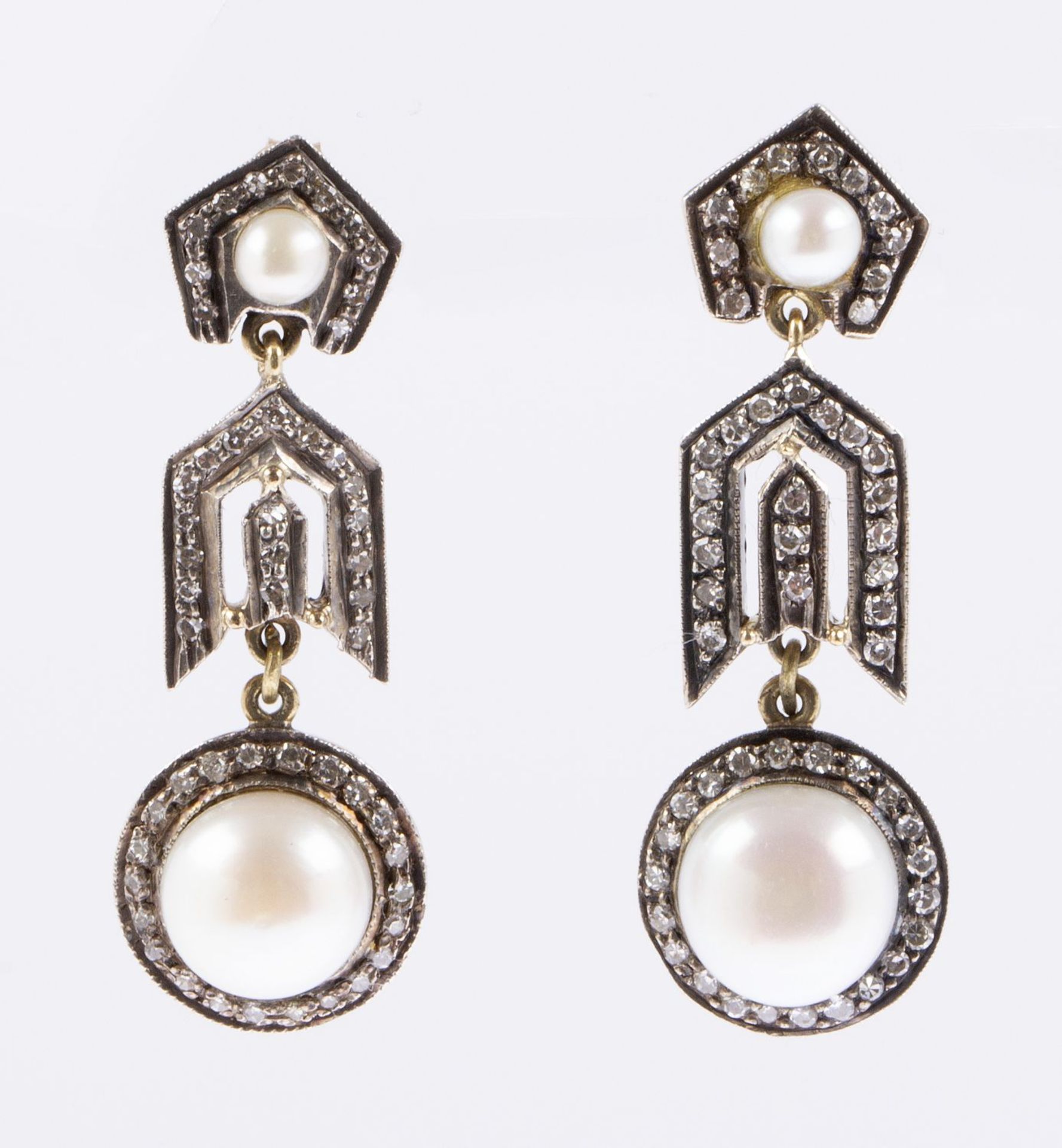 Ein Paar Perl-Diamant-Ohrgehänge