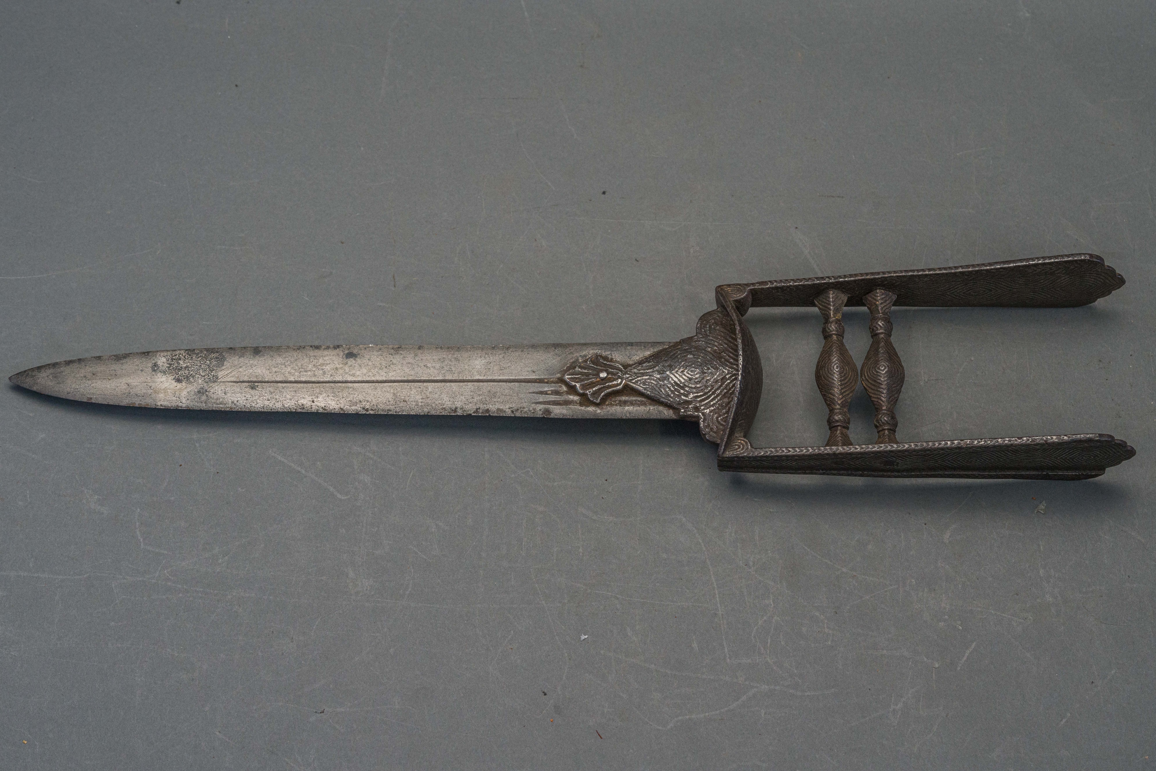 AN INDIAN DAGGER (KATAR), 19TH CENTURY - Image 2 of 8