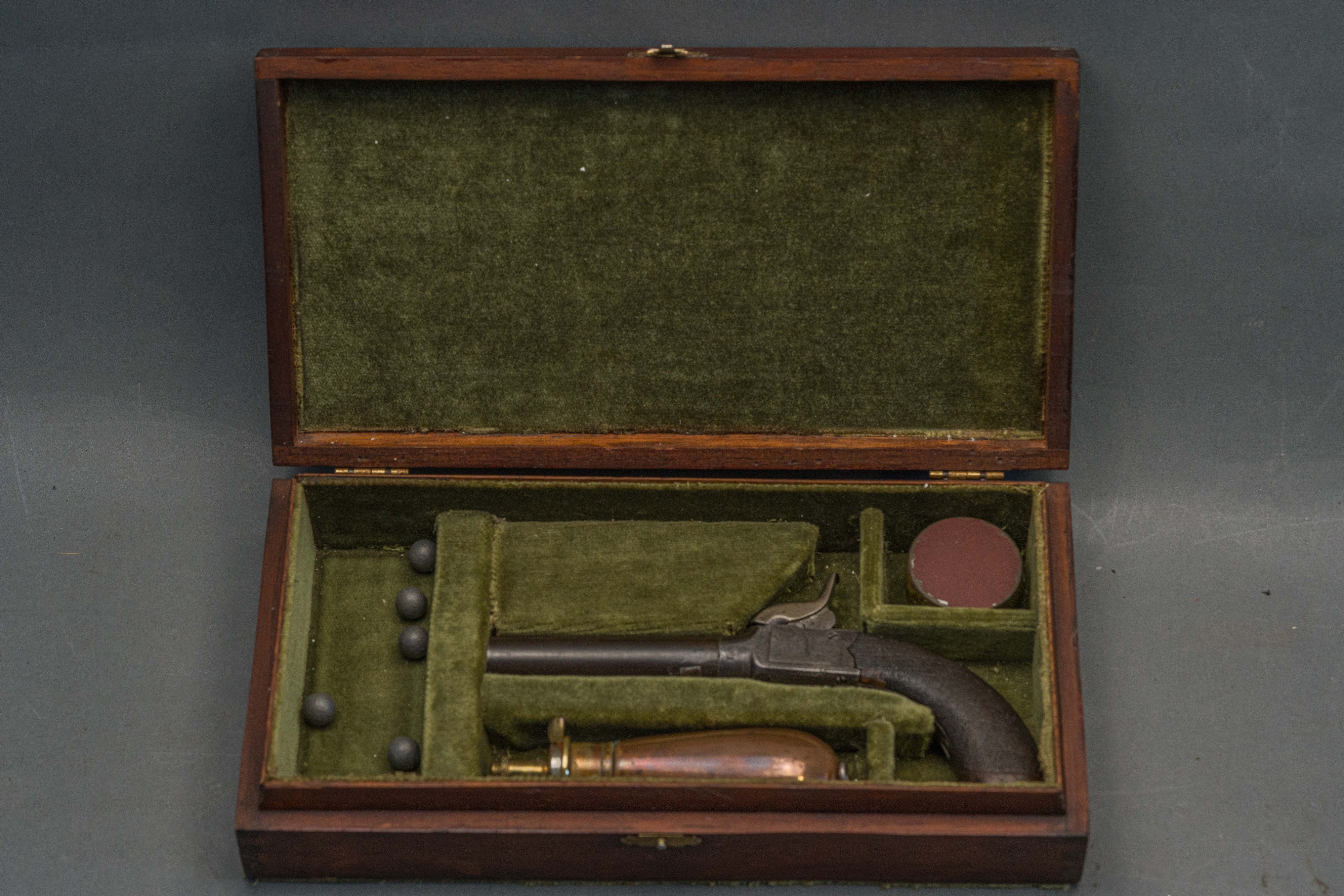 A 50 BORE PERCUSSION POCKET PISTOL, MID-19TH CENTURY - Bild 2 aus 10