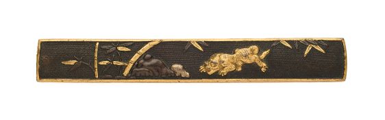 A JAPANESE KOZUKA (UTILITY KNIFE HANDLE), CIRCA 1750-1850