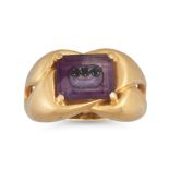 A VINTAGE DRESS RING, mounted in 18ct gold, 6.1 g. Size: Q