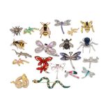 A COLLECTION OF TWENTY COSTUME BROOCHES