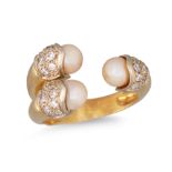 A CULTURED PEARL RING, of cross over form, mounted in 18ct gold, size O - P