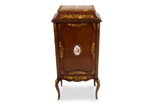 A TWENTIETH CENTURY LOUIS 15th STYLE SINGLE DOOR SIDE PIER CABINET, with maple top, ormolu gallery