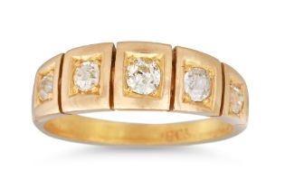 AN ANTIQUE FIVE STONE DIAMOND RING, the old cut diamonds mounted in 18ct yellow gold, size N
