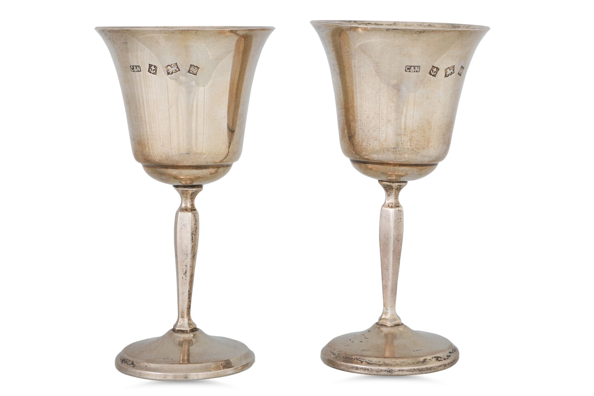 A PAIR OF SILVER WINE GOBLETS, 130 g.