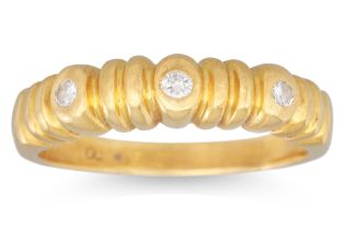 A DIAMOND SET DRESS RING, in 18ct yellow gold, 3.8 g., size K - L