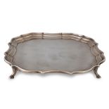 AN EDWARDIAN HEAVY SILVER CARD TRAY, of shaped form, Chester, by Barking Bros. 440 g.