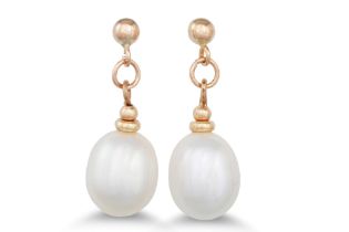 A PAIR OF CULTURED PEARL DROP EARRINGS, cream tones