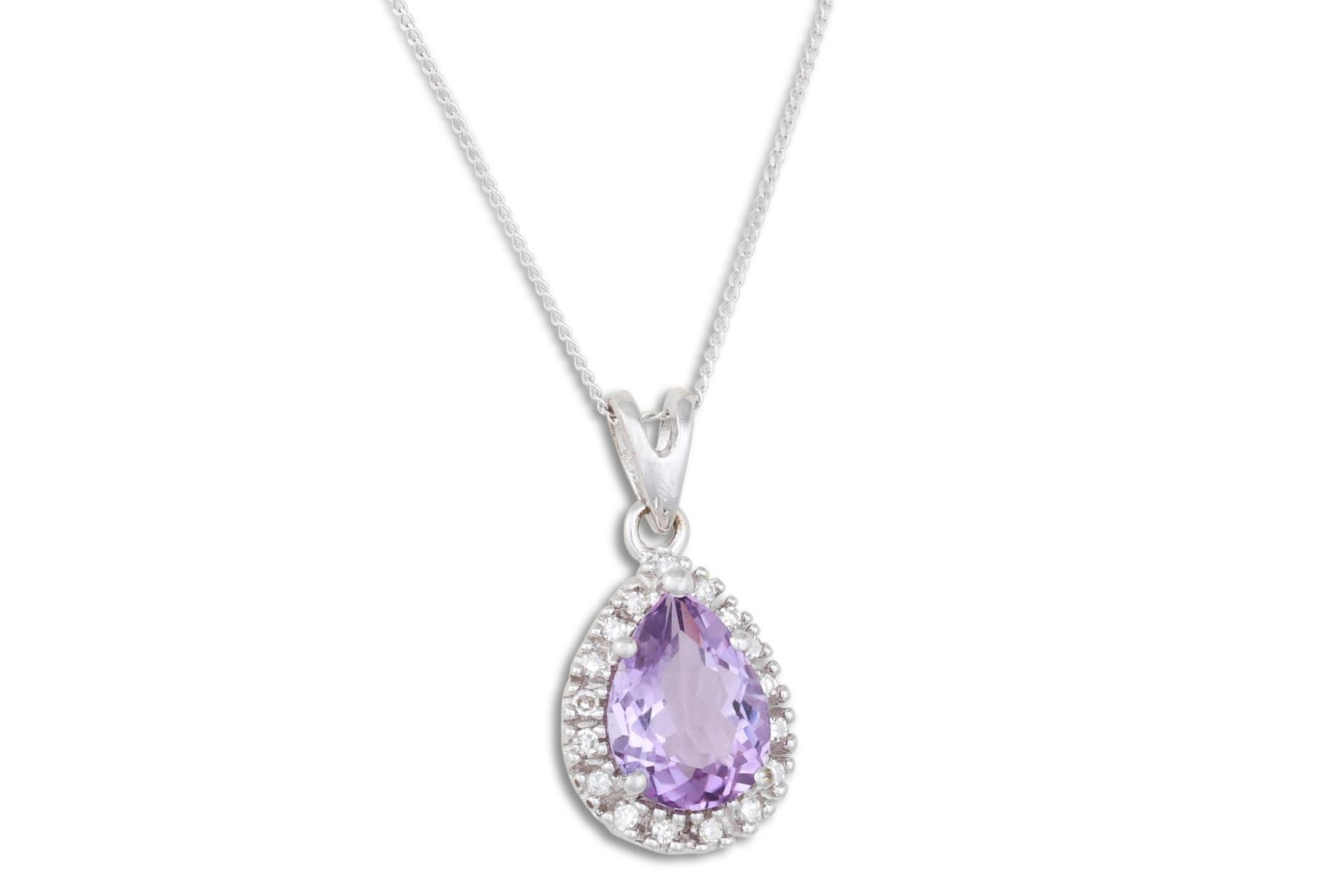A DIAMOND AND AMETHYST PENDANT, the pear shaped amethyst to diamond surround, mounted in white gold, - Bild 2 aus 3