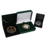 A COLLECTION OF COMMEMORATIVE MEDALLIONS, Irish men of 1916 medallion, boxed, together with