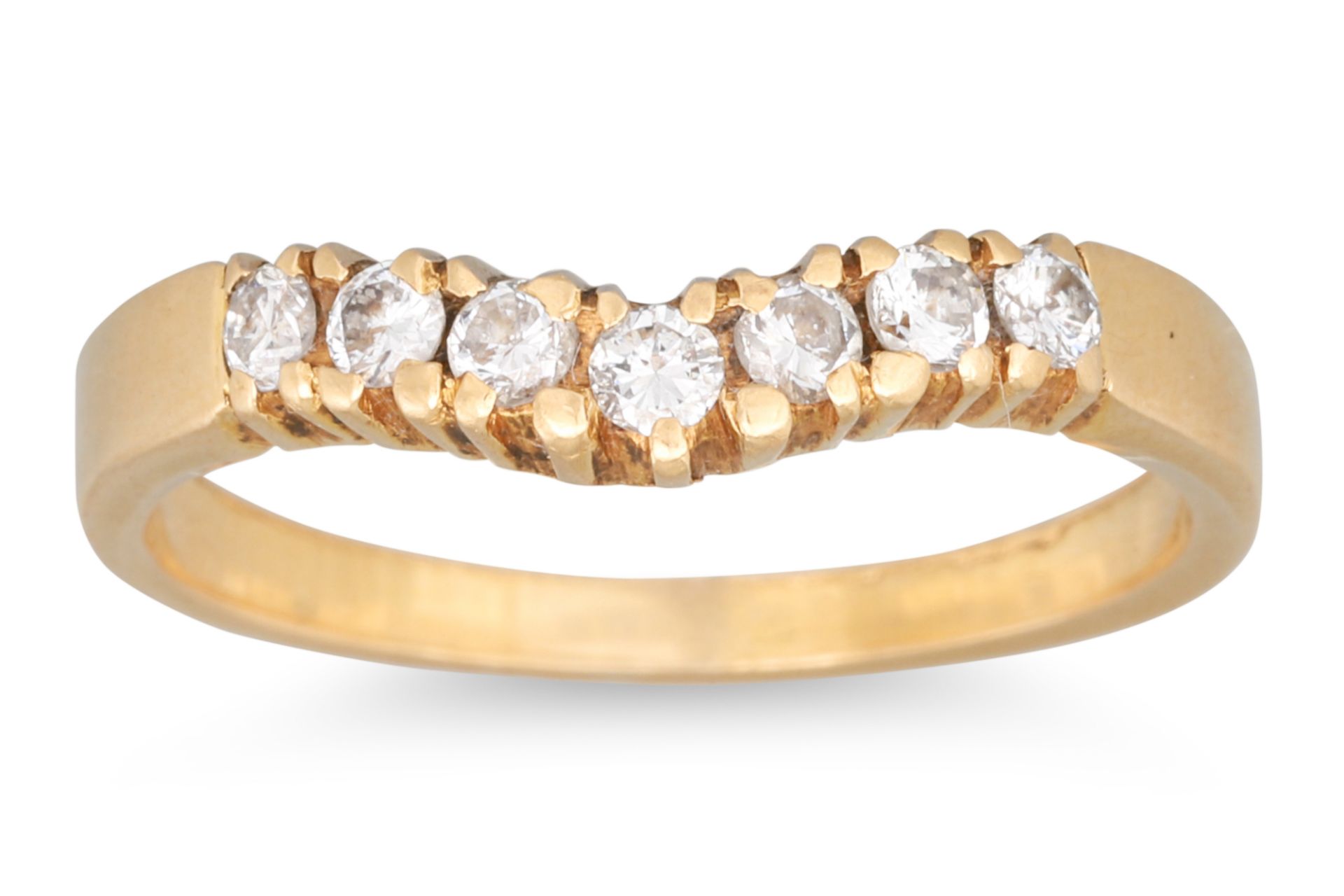 A DIAMOND HALF ETERNITY RING, shaped form, in yellow gold, size M