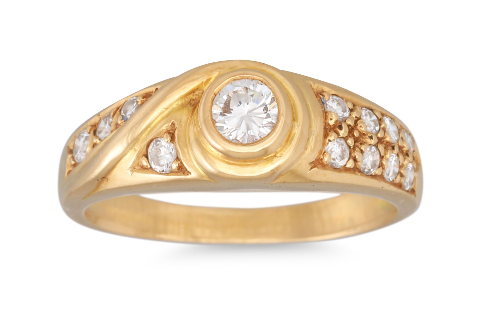 A DIAMOND RING, mounted in 18ct gold, French hallmark. Size: L