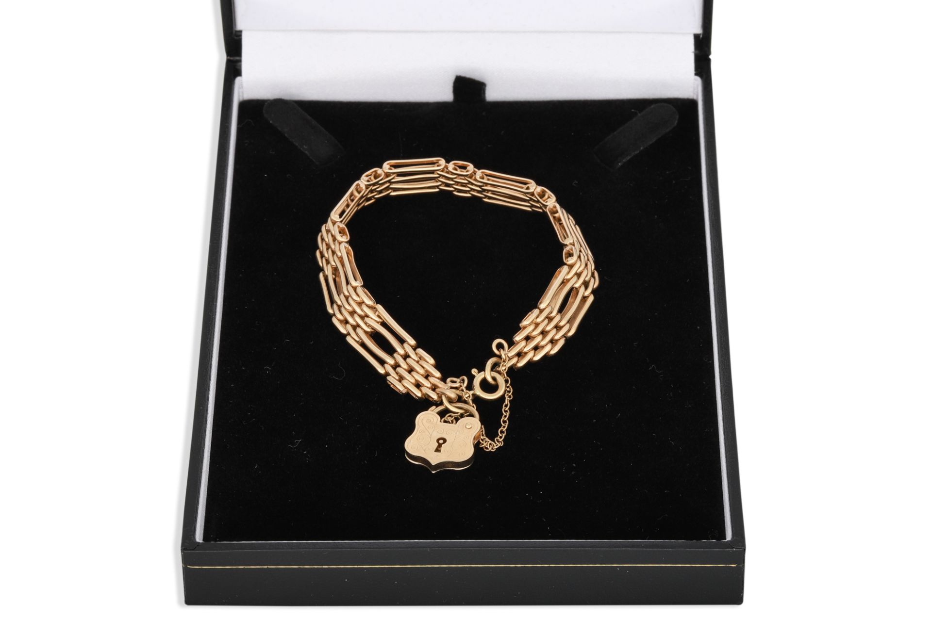 A 9CT GOLD GATE LINK BRACELET, padlock, 21.6 g.