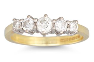 A FIVE STONE DIAMOND RING, mounted in 18ct yellow gold. Estimated: weight of diamonds: 0.55 ct. size