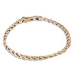 A TWO COLOUR 9CT GOLD BRACELET, 9.8 g.