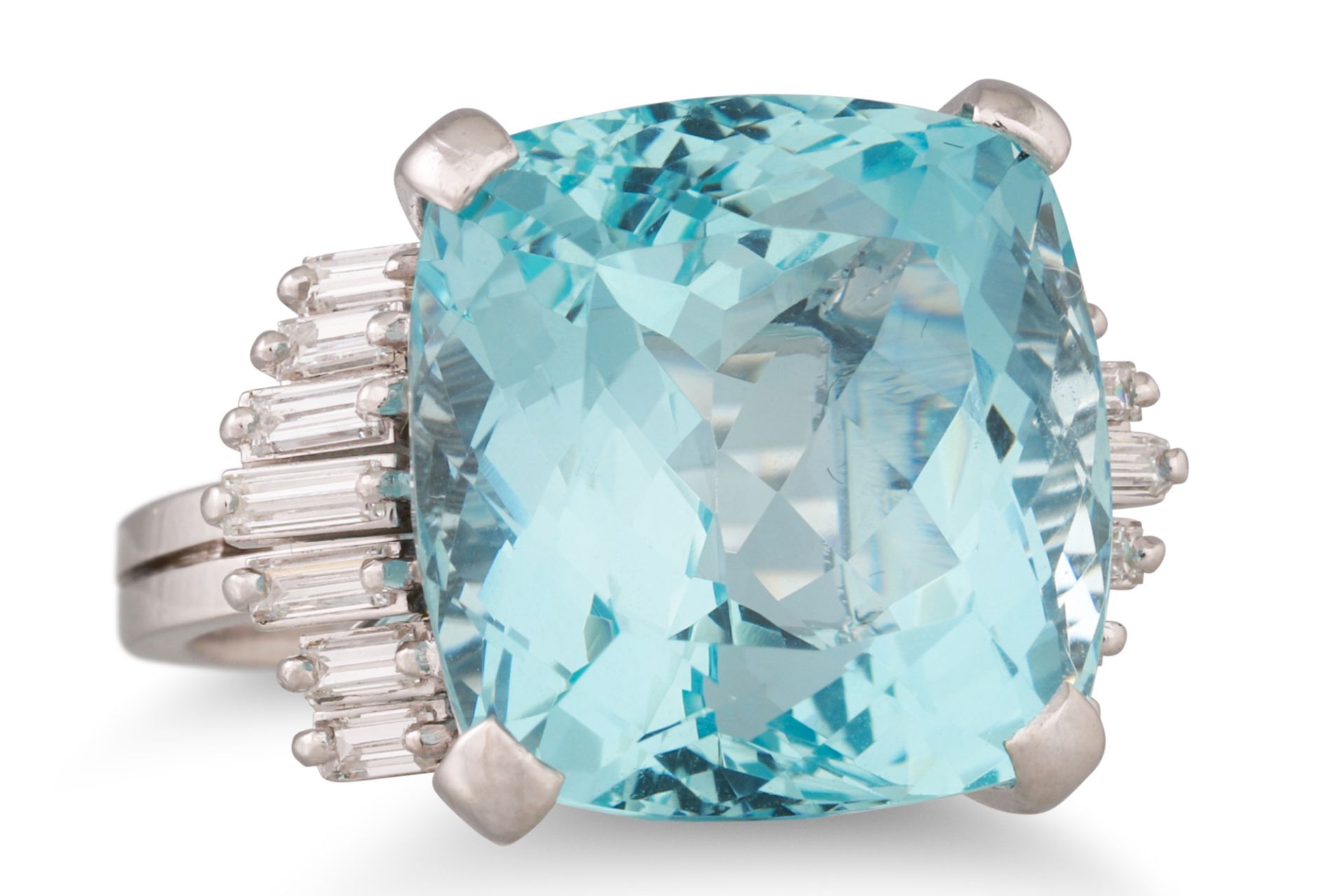 AN AQUAMARINE AND DIAMOND RING, the mixed cut aquamarine to baguette cut diamond shoulders, - Image 2 of 2