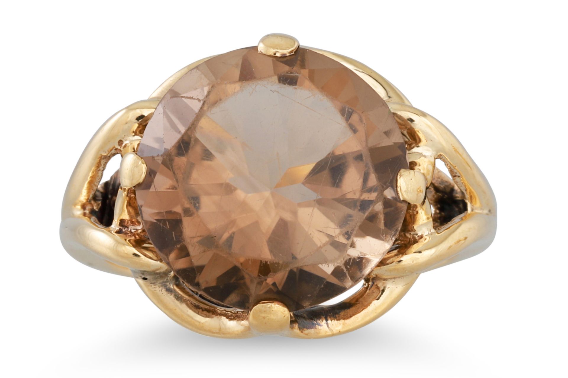 A TOPAZ RING, mounted in 10ct gold, size M, together with a 14ct gold cabochon ring, size O and a - Bild 3 aus 3