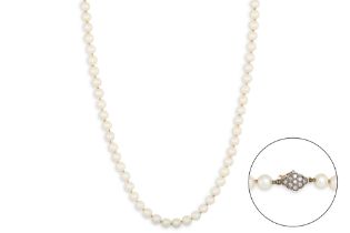 A SET OF VINTAGE CULTURED PEARLS, with a diamond and gold clasp