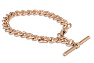 AN ANTIQUE 9CT GOLD ALBERT BRACELET, with T-bar, 28.2 g.