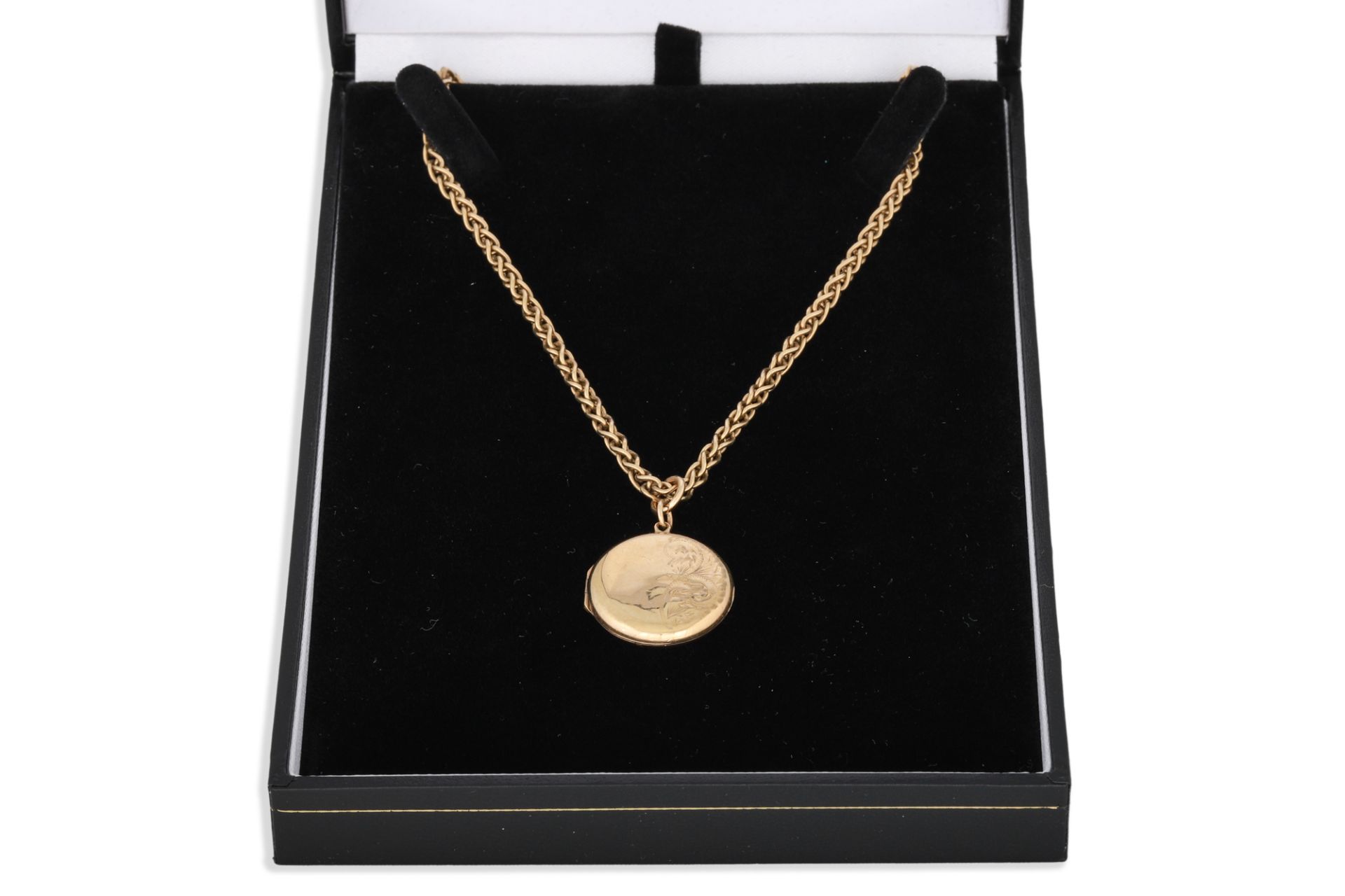 A 9CT GOLD LOCKET AND FANCY LINK NECK CHAIN, 18.9 g.