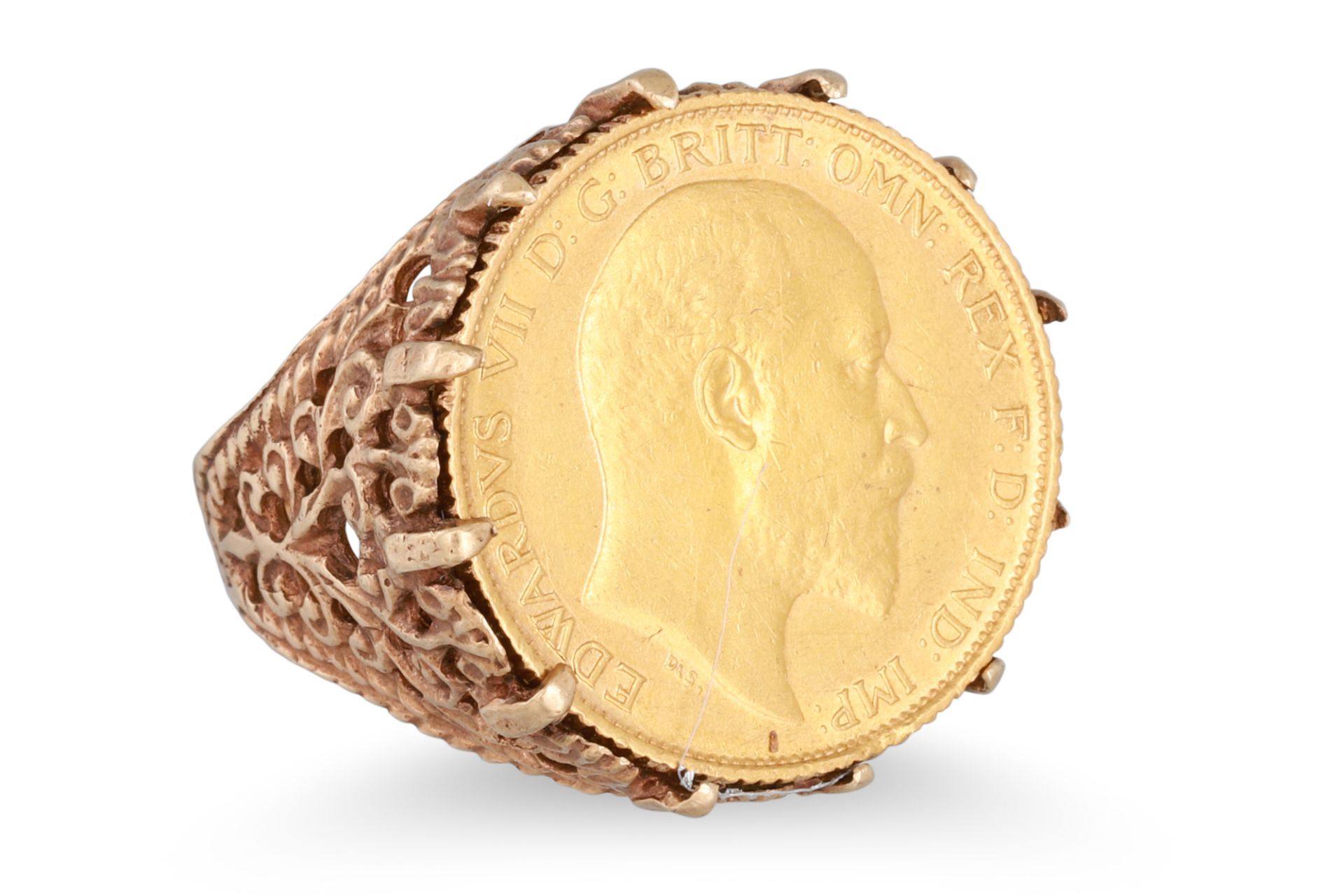 A 1902 ½ GOLD SOVEREIGN RING, in a 9ct gold ring mount, size N, 8.1 g.