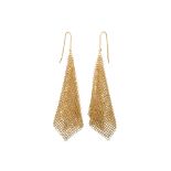 A PAIR OF 18CT GOLD TIFFANY & CO. EARRINGS, mesh design by Elsa Peretti, ca 1980
