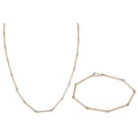 A BATTON LINK NECKLACE, in 9ct gold, 5.7 g, together with a matching bracelet, 2.7 g.