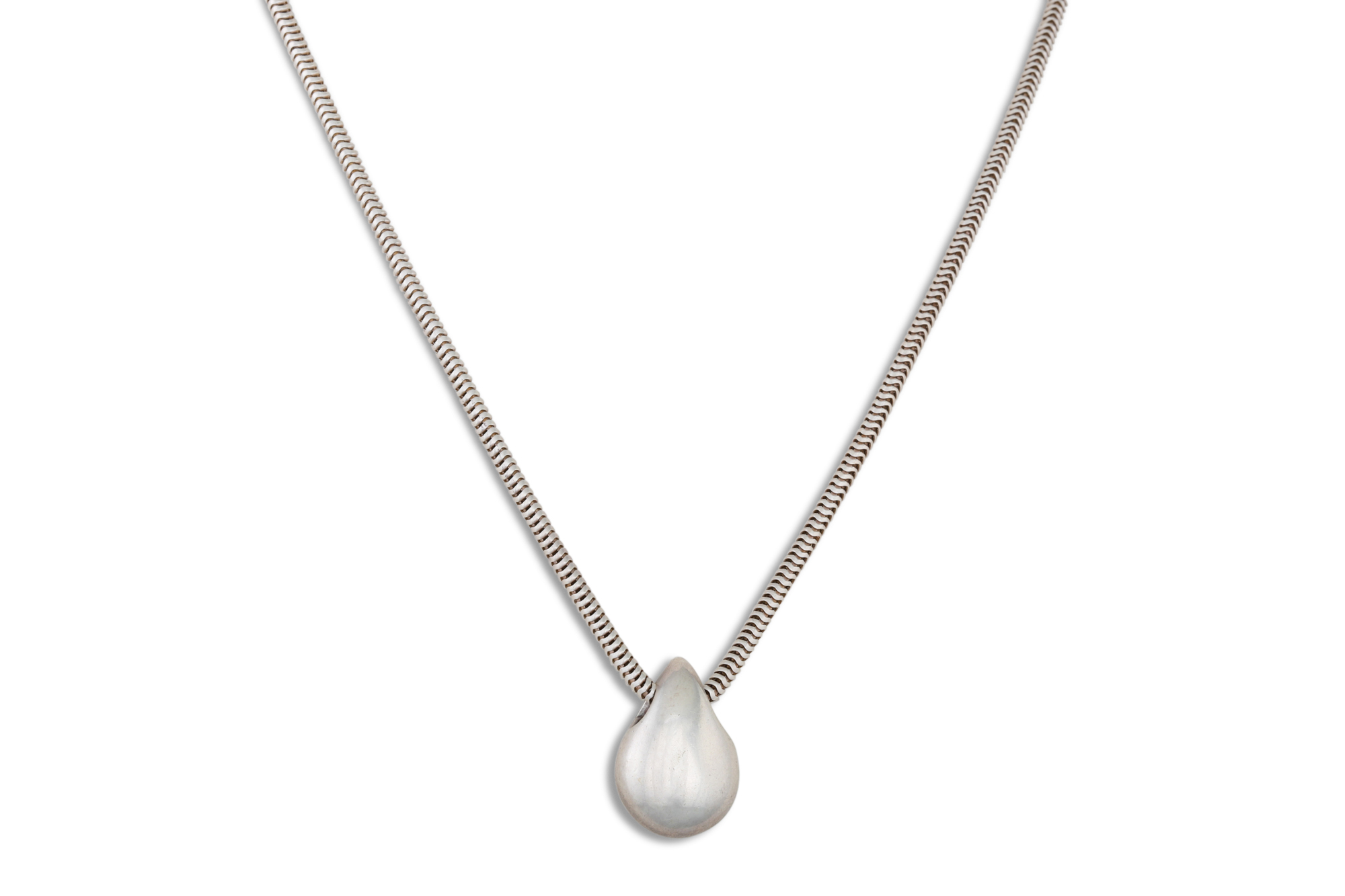 A SUITE OF SILVER JEWELLERY, comprising an abstract pendant on a chain, together with matching - Image 3 of 3