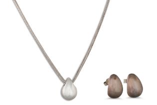 A SUITE OF SILVER JEWELLERY, comprising an abstract pendant on a chain, together with matching