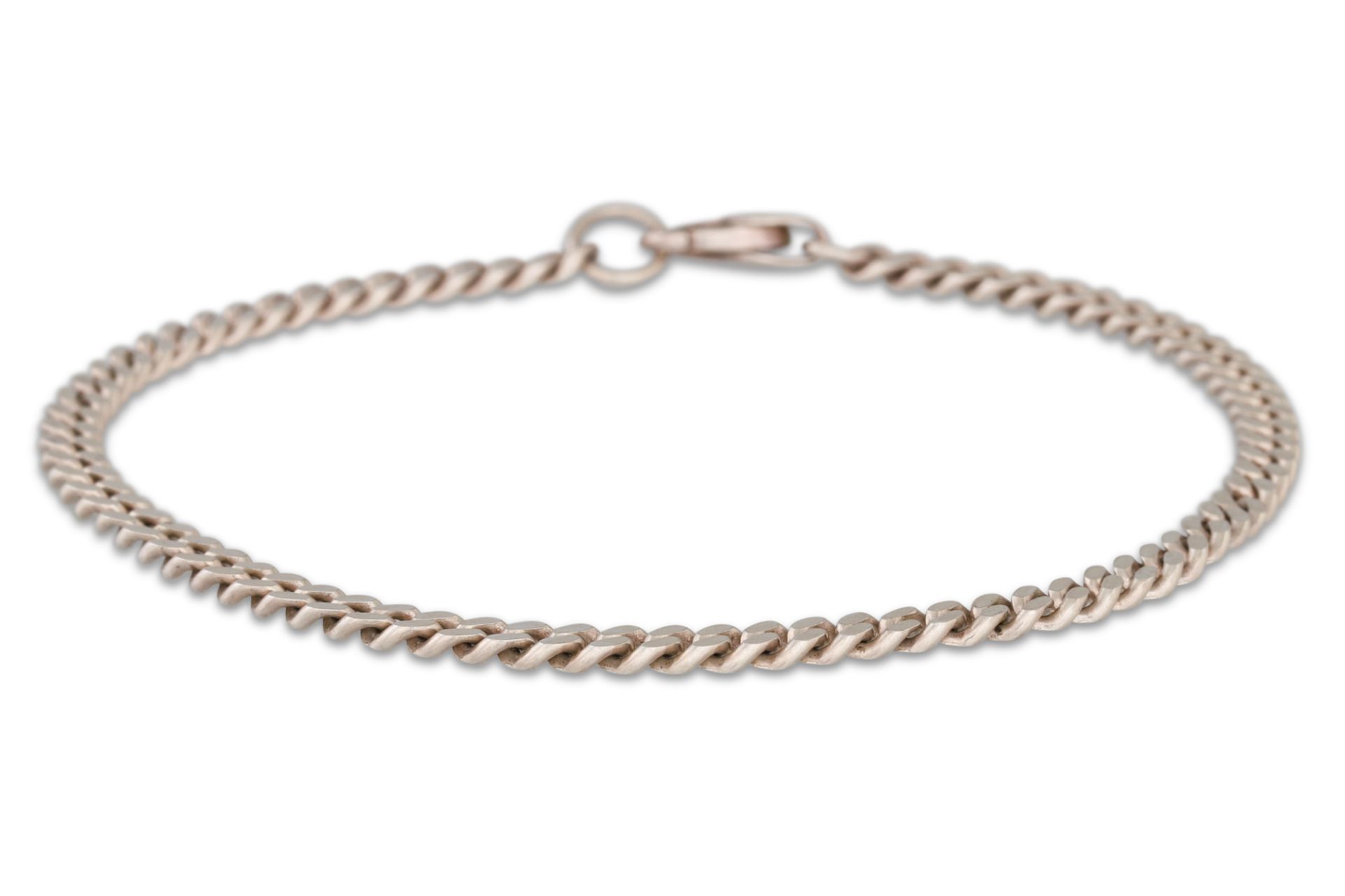 A COLLECTION OF SILVER BRACELETS, one with oval beads and chain link, one curb link and one plain - Bild 3 aus 4