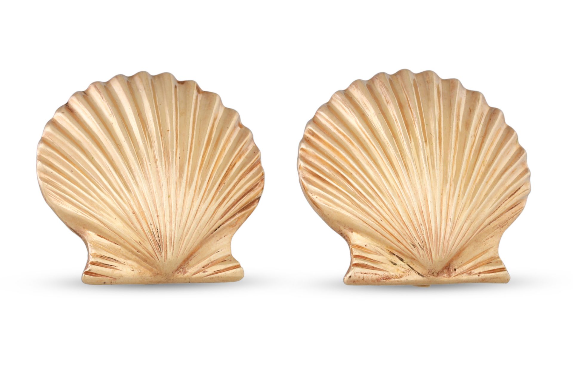A PAIR OF VINTAGE 14CT GOLD TIFFANY & CO SCALLOP SHELL EARRINGS, signed and stamped, 10.3 g.