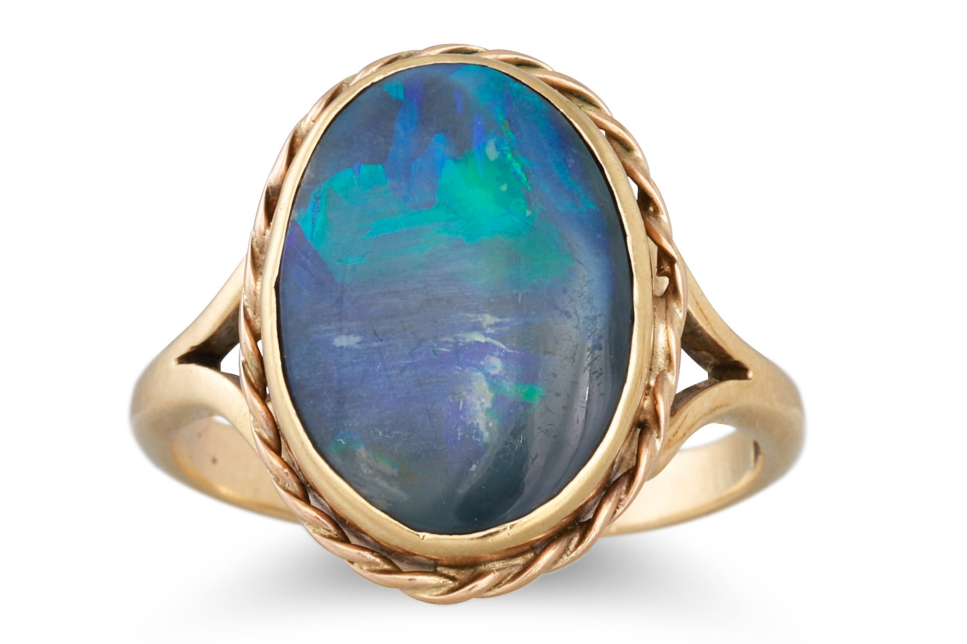 A 9CT GOLD CAMEO RING, together with an opal ring in 9ct gold. Size: K-L and N - Bild 3 aus 3