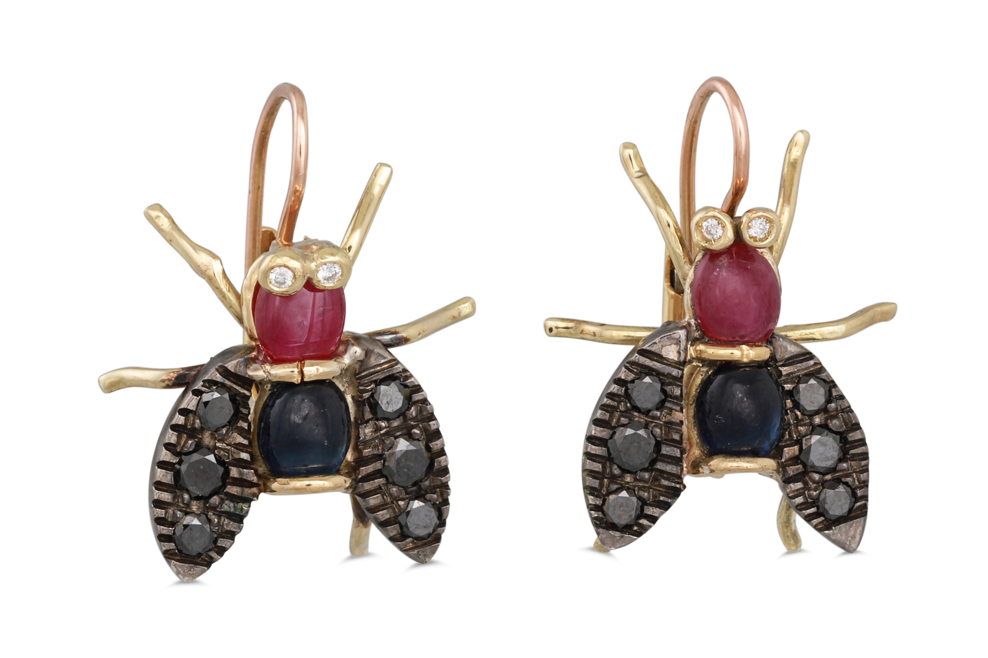 A PAIR OF NOVELTY EARRINGS, modelled as bees, set with cabochon rubies & sapphires in 14ct gold