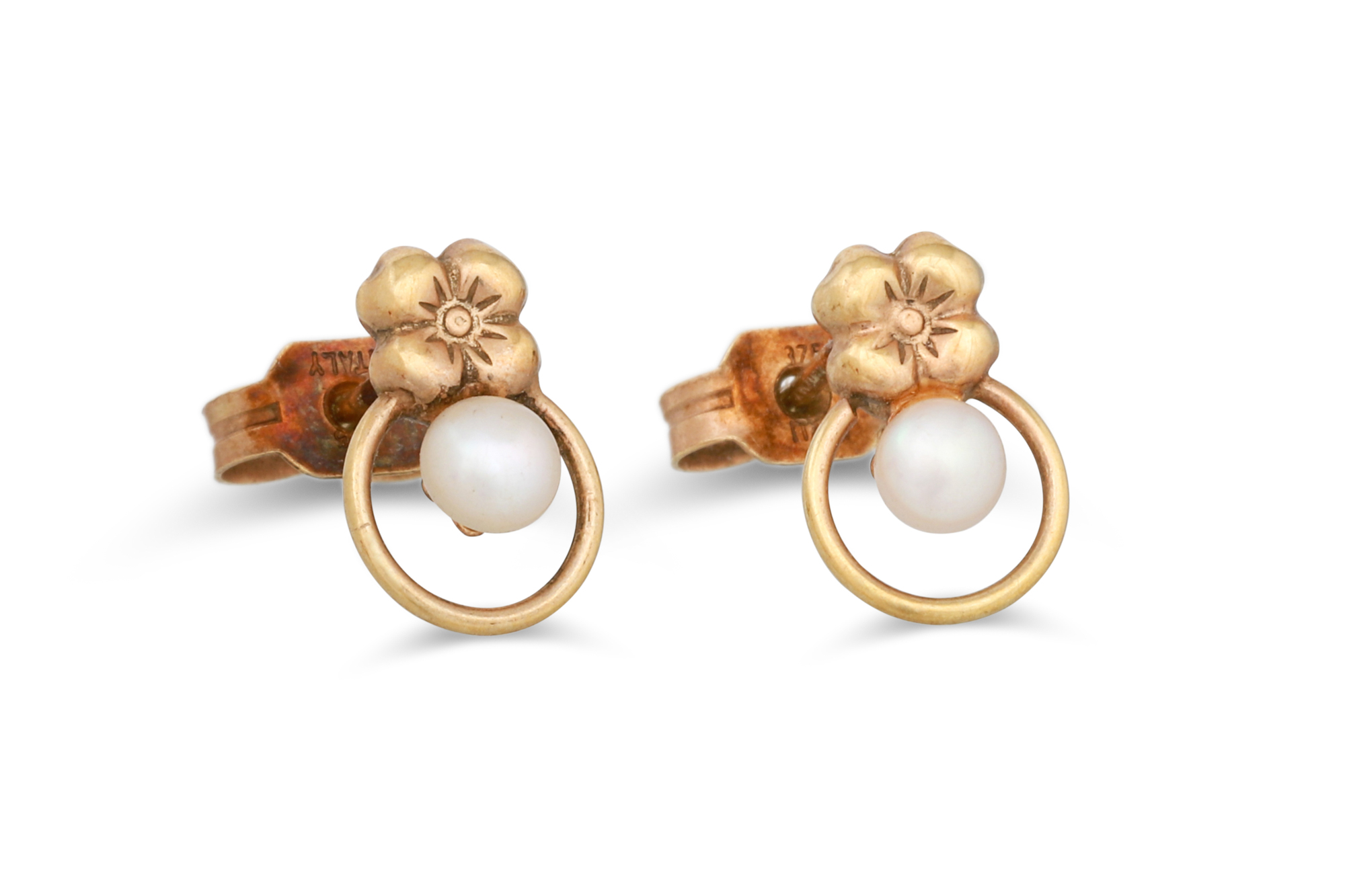 A PAIR OF CORAL SET EARRINGS, together with a pair of pearl set earrings - Image 3 of 3