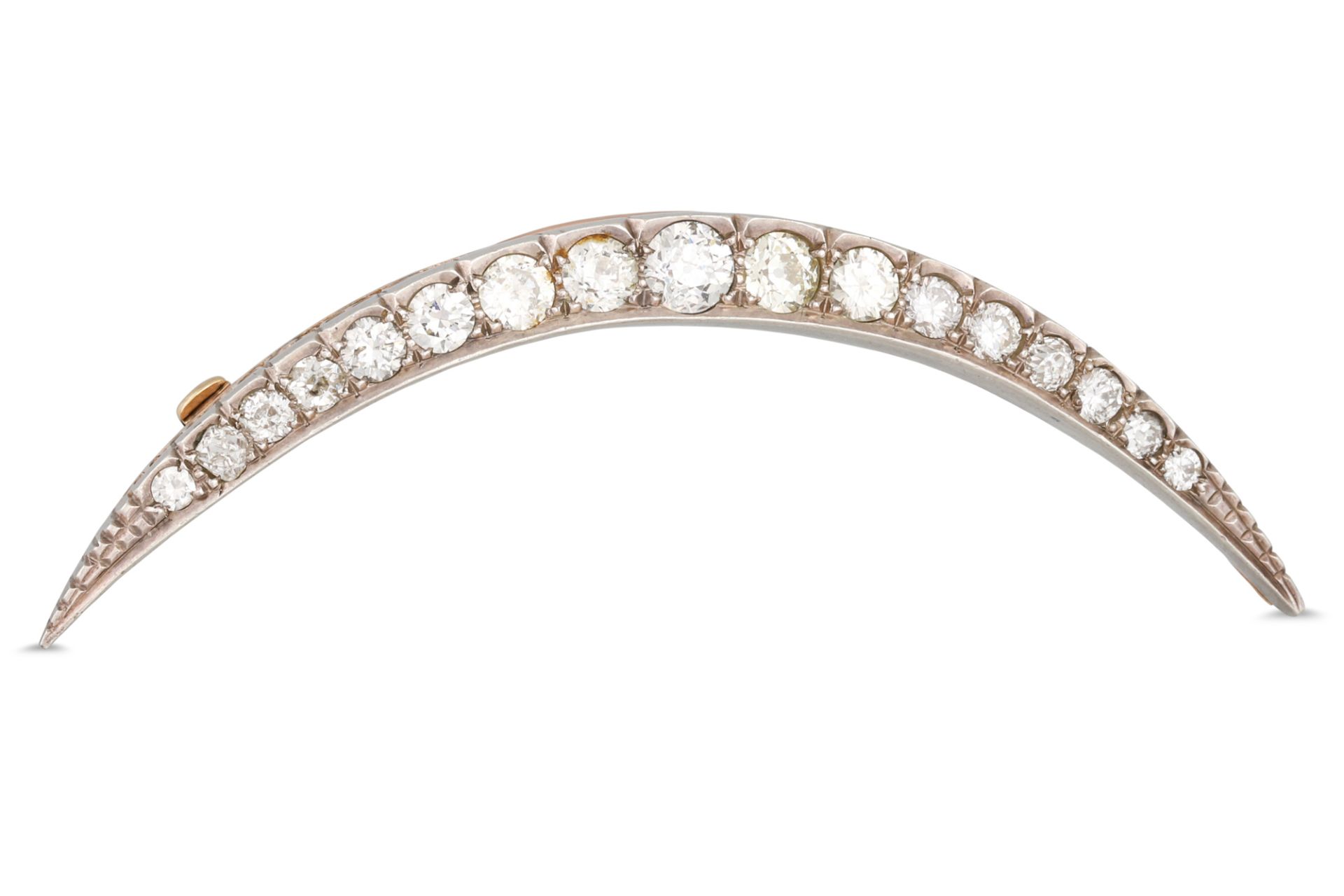 A DIAMOND SET CRESCENT BROOCH, mounted in gold. Estimated: weight of diamonds: 2.00 ct.