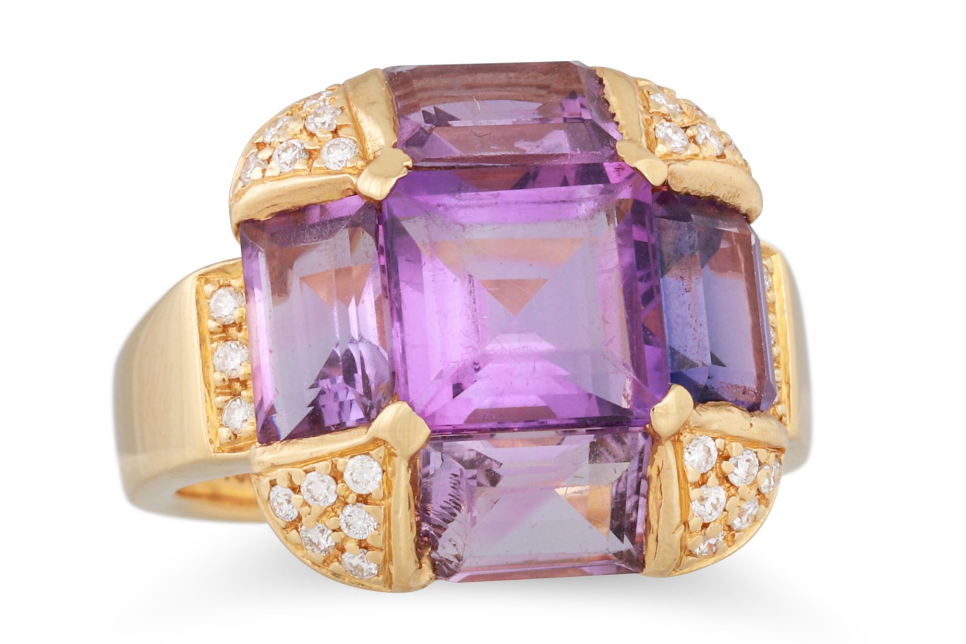 AN AMETHYST AND PAVÉ DIAMOND SET RING, mounted in 18ct yellow gold, London hallmark, 19 g. size L