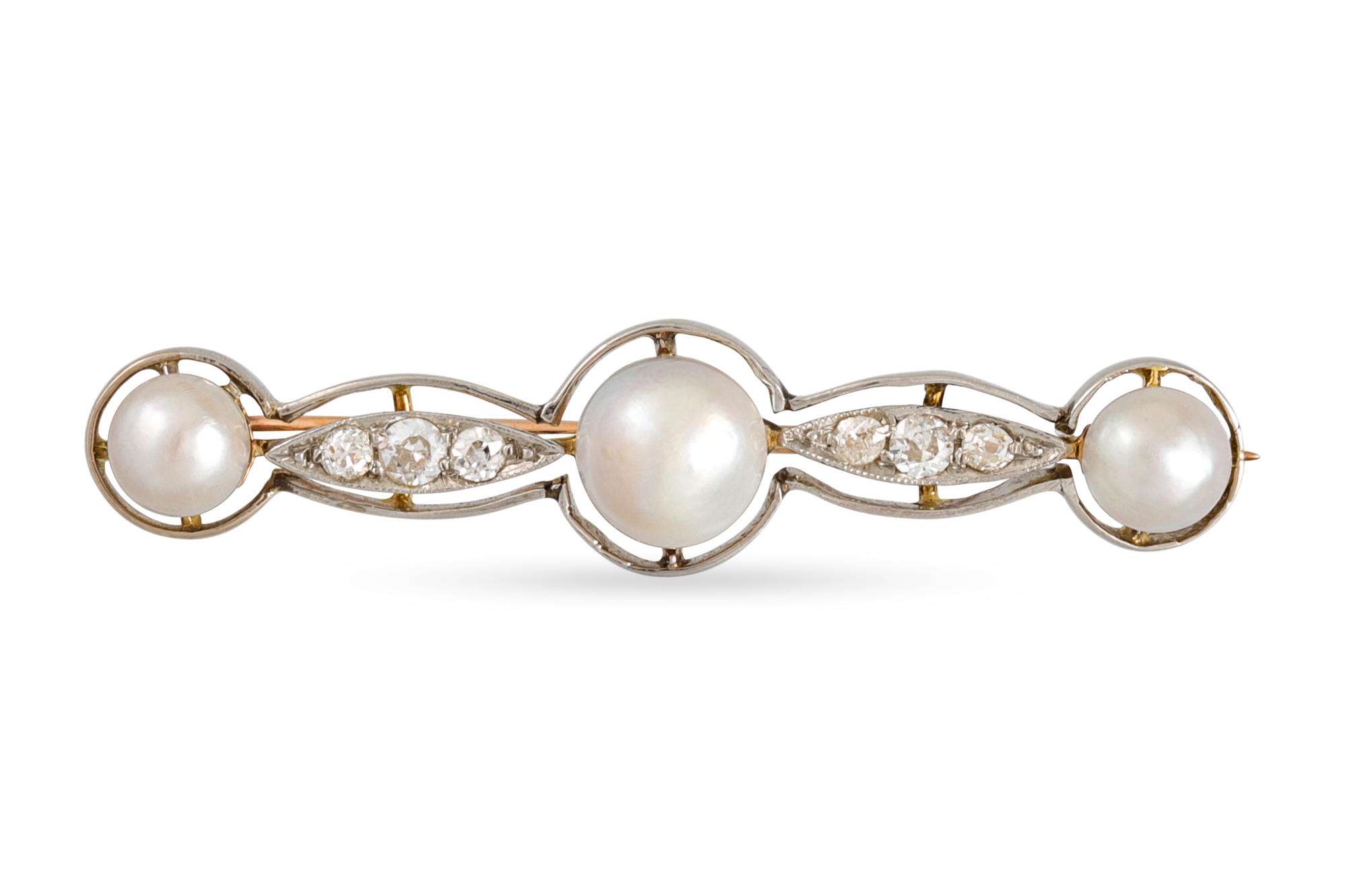 AN ANTIQUE PEARL AND OLD CUT DIAMOND BAR BROOCH, mounted in white and yellow gold, boxed