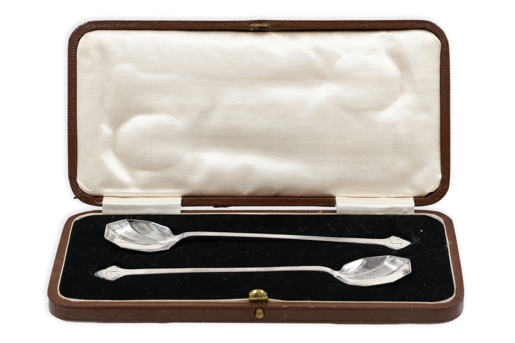 A CASED PAIR OF ART DECO SILVER PRESERVE SPOONS, Sheffield 1923, ca 6" long, 37 g. engraved with the