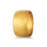 A VINTAGE GOLD PLATED PLAIN HINGED BANGLE, 55.3 g.