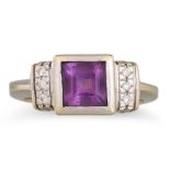 AN AMETHYST AND DIAMOND RING, in 18ct yellow gold. Size: M