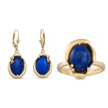 A LAPIZ LAZULI RING, in 14ct gold, together with a pair of matching earrings. Ring size: I
