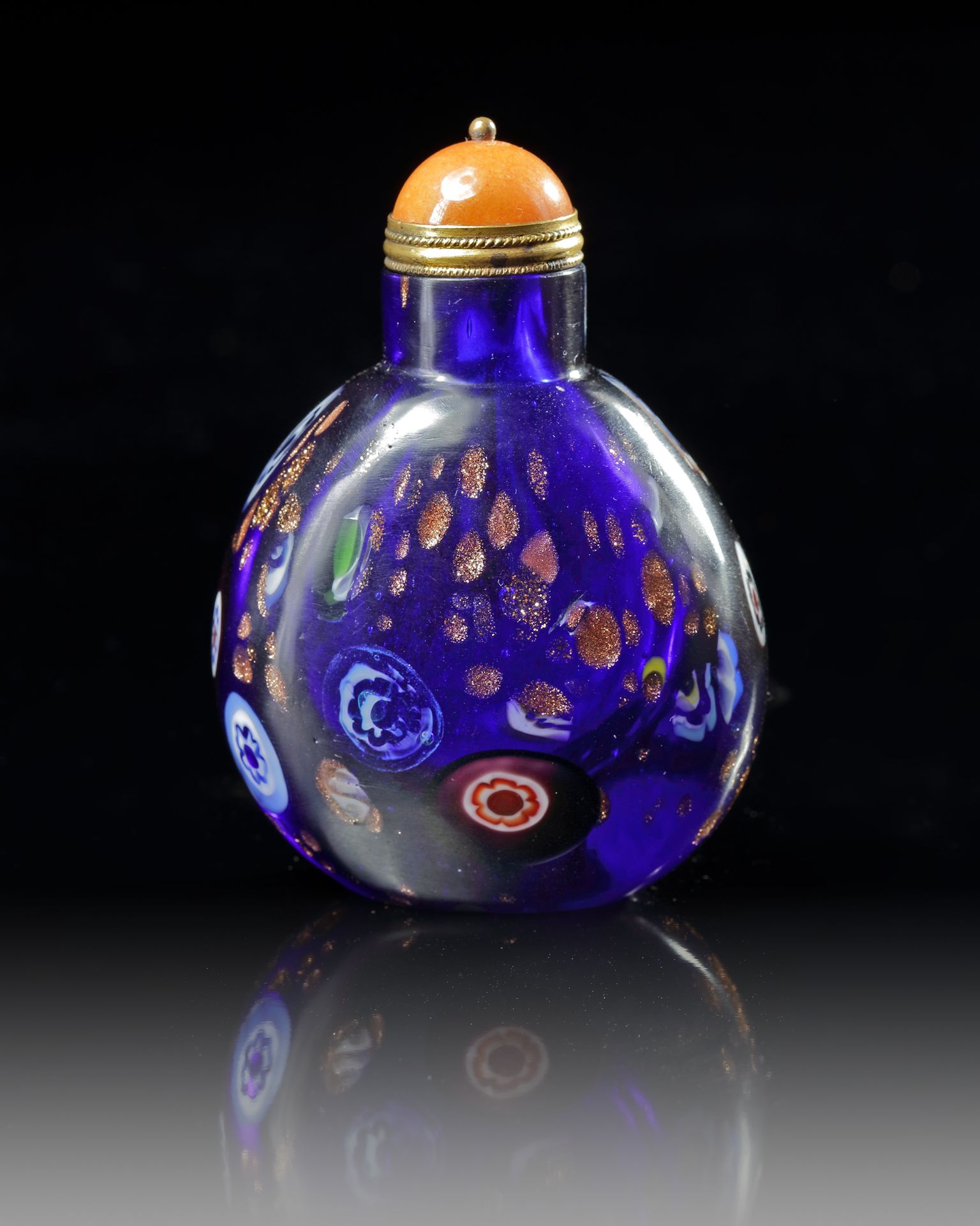 A LARGE CHINESE BLUE-GROUND COLORED GLASS SNUFF BOTTLE, 19TH CENTURY - Image 2 of 3