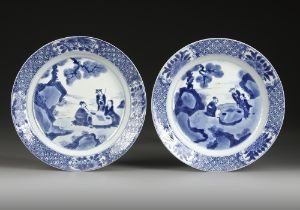 A PAIR OF BLUE AND WHITE SCHOLARS PLATES, KANGXI PERIOD (1662-1722)