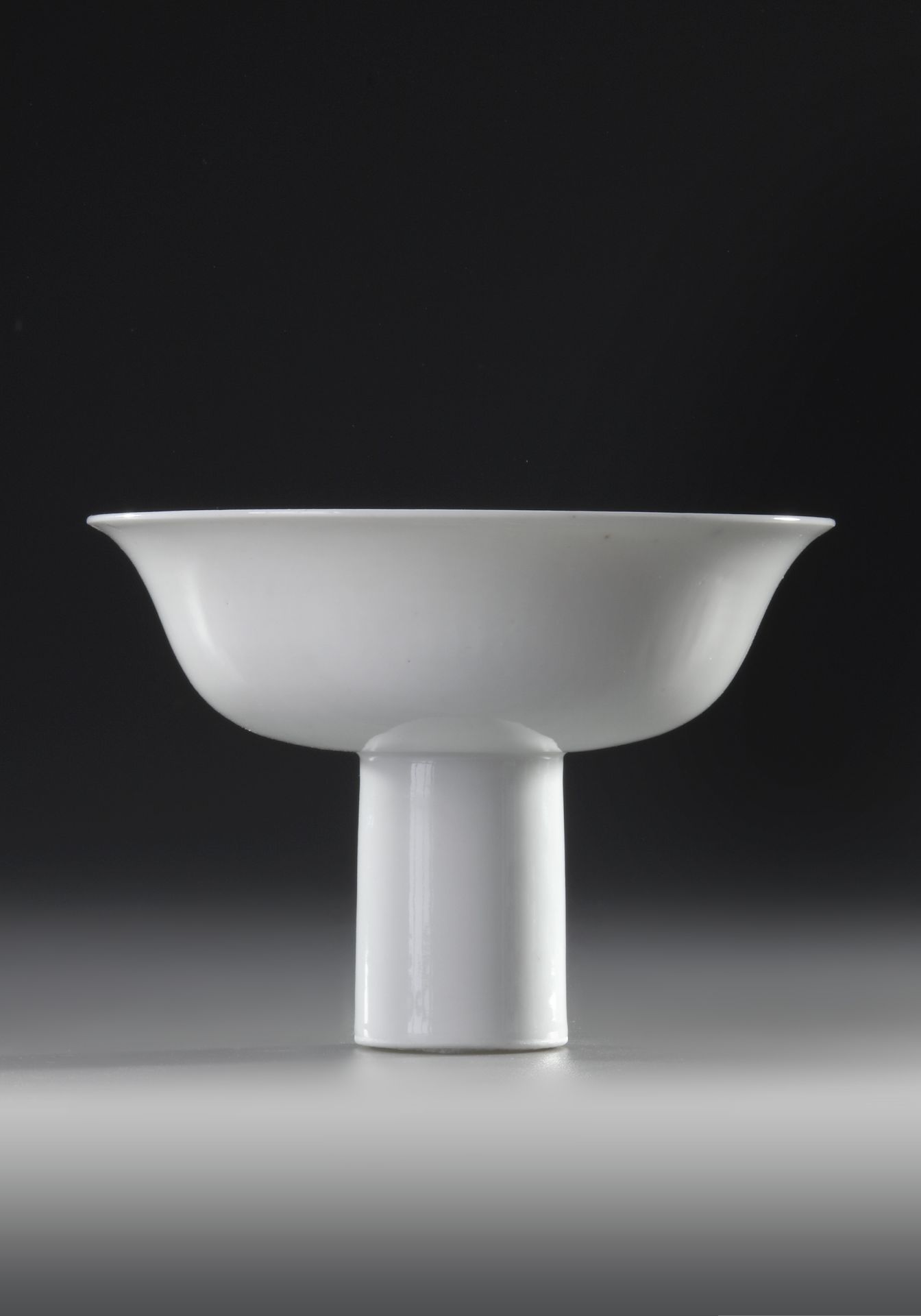 A CHINESE BLANC DE CHINE STEM BOWL, LATE MING DYNASTY (17TH CENTURY)