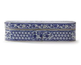 A CHINESE BLUE AND WHITE PEN BOX AND COVER FOR THE ISLAMIC MARKET, XUANDE MARK, 19TH CENTURY