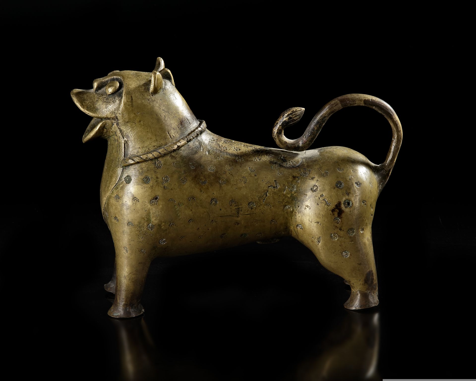 A MUGHAL BRASS INCENSE BURNER IN THE FORM OF A LION, INDIA, 17TH CENTURY - Image 2 of 2