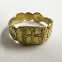 A BYZANTINE GOLD RING, 6TH/7TH CENTURY AD