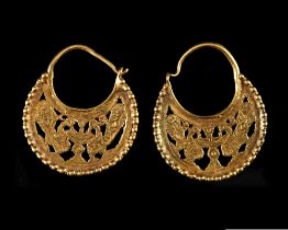 A PAIR OF FATIMID GOLD EARRINGS, NEAR EAST, 11TH CENTURY